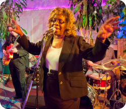 Toni Lynn Washington